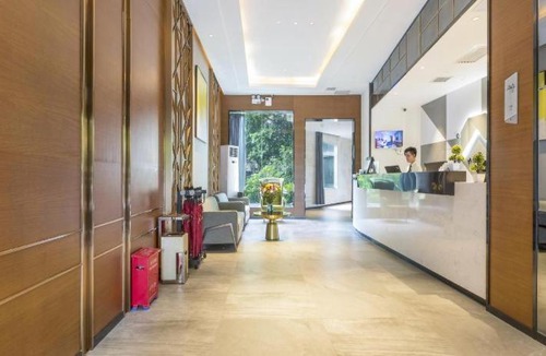 Guangzhou Hotel | Borrman Hotel Guangzhou Southern Hospital Meihuayuan Metro Station