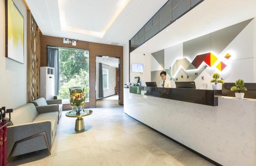 Niuligang Hotel | Borrman International Hotel Guangzhou Meihuayuan Subway Station Branch-Free one-way shuttle bus to the exhibition venue during the Canton Fair - Paid airport pickup service available