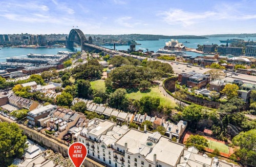 Millers Point Apartment | Boutique Apartment With Private Roof Terrace