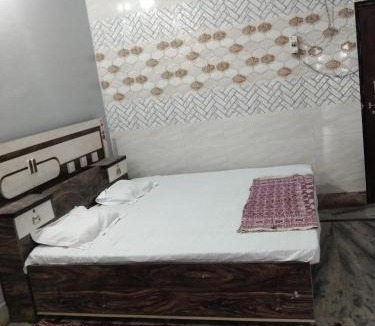 Mathura House | Braj Bhushan braj Lata nikunj hotel