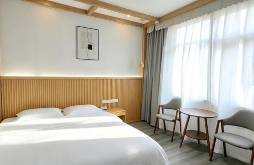 Yongding House | Breeze Alley Inn-English services-3mins walk to Park-12mins to Hub-Breakfast,Coffee,Laundry&Tickets