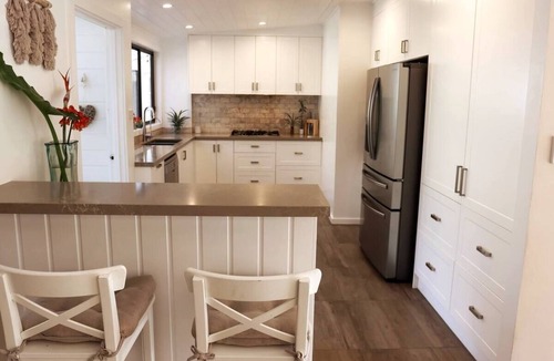 Avalon Beach House | Breezy Beach House - Avalon Beach Awaits!