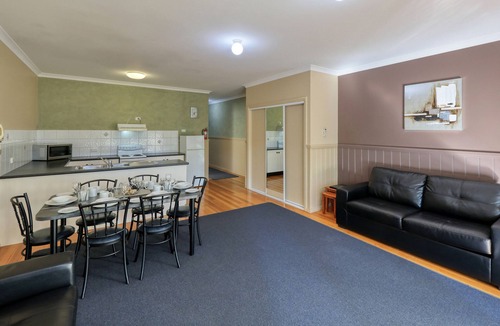 Moama Hotel | Bridges on Meninya Motel & Apartments