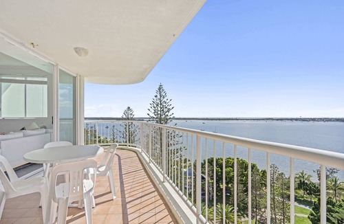 Labrador Apartment | Bright 2 Bed Apartment with Ocean Views