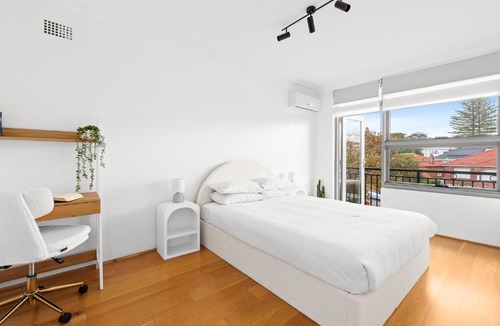 Vaucluse Apartment | Bright 2-Bed Flat with Balcony in Vaucluse