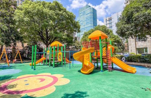 Xujiahui Apartment | Bright 2BR Apartment Yongxin Century Close to Metro Lines one nine eleven