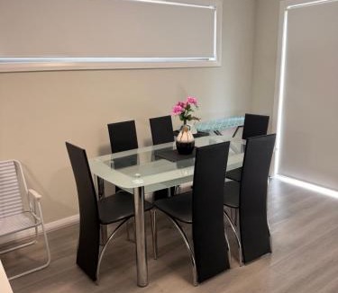 Cobbitty House | Bright Family-Friendly Home 5 bedrooms