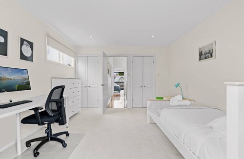 Balmain House | Bright modern home in great location close to City