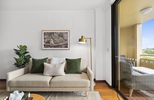 Surry Hills Apartment | Bright & Spacious Surry Hills Apartment