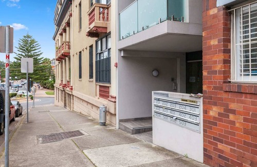 Coogee Apartment | Bright Studio with Balcony near Coogee Beach