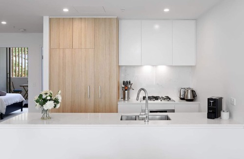 Gordon Apartment | Bright & Stylish 2-Bedroom Escape in Gordon