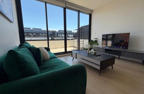 Leichhardt Apartment | Bright Stylish 2B2B Apartment in Leichhardt