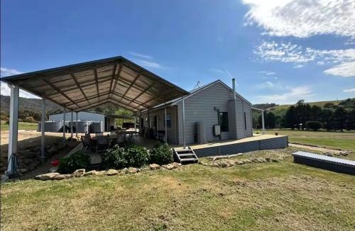 Bonnie Doon House | BrinCole - Pet-Friendly, Huge Deck with Epic Views & Fire Pit