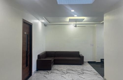 Dhanauli Hotel | Bristal Hotel & Cafe