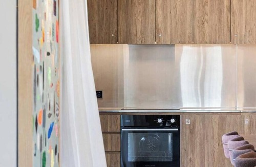 Brunswick Apartment | Brunswick 2BR 2Bath w Free Parking + Park Views