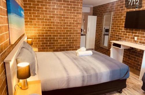 Long Jetty Hotel | Buccaneer Motel