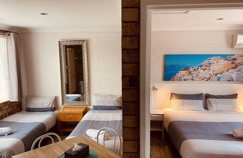Long Jetty Hotel | Buccaneer Motel Pet friendly