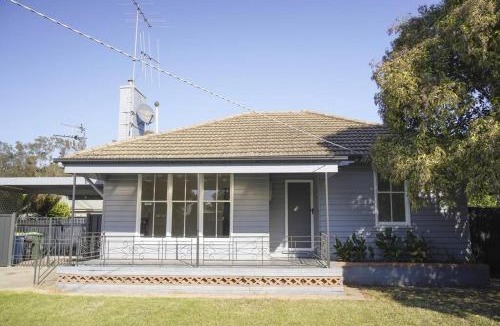 Shepparton Apartment | Budget-friendly Shepparton House
