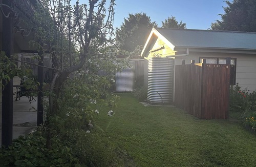 Bungendore House | Bungendore Bungalow. The hidden gem in the middle of town.