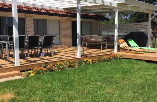 Burrill Lake House | Burrill Lakefront House - direct lake access-kayaks-table tennis-pool table-lawn