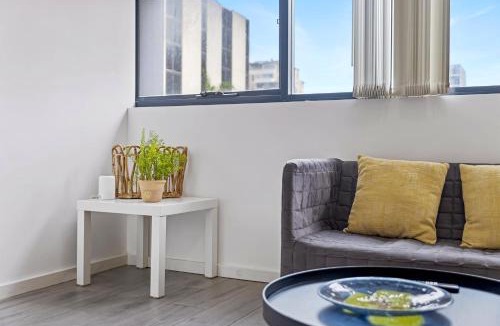 Burwood Apartment | Burwood 1Br studio nearTrain StationShopping
