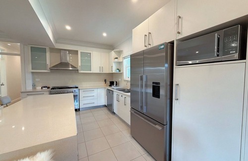 Sydney House | Burwood 4BR Family Home | Fast WiFi and Free Parking