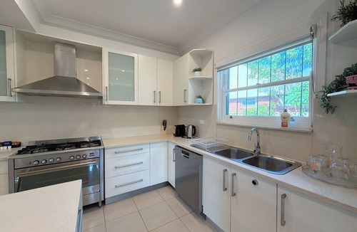 Sydney House | Burwood 4BR Family Home | Fast WiFi and Free Parking