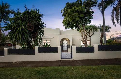 Sydney House | Burwood 4BR Family Home | Fast WiFi & Free Parking