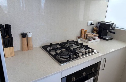 Burwood Apartment | Burwood Luxe Urban Escape