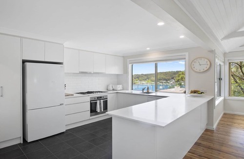 Pretty Beach Central Coast House | Bush Retreat with Bayviews at Pretty Beach
