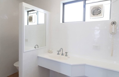 West Busselton Hotel | Busselton Motel