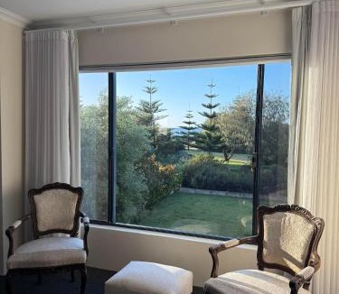 Geographe House | Busselton on the Beach