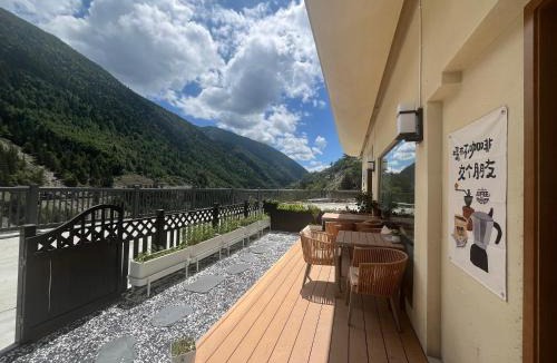 Xiaojin County Hotel | Buyandujiajinpinminsu
