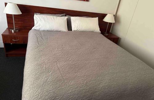 Elizabeth Bay Apartment | By the Harbour Gem