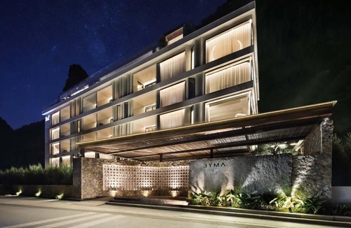 Yangshuo Hotel | BYMA Valley Hideaway Resort Yangshuo·Ten-Mile Gallery · Yulong River·Double-Level Cliffside Infinity Pools · Private Luxury Villas ·Panoramic Floor-to-Ceiling Café & Dining