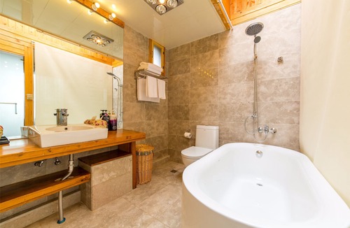 Shuhe Old Town Hotel | C'est La Vie Boutique Inn