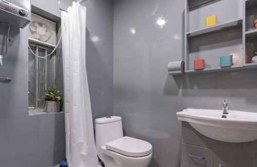 Causeway Bay Apartment | C’est la vie Warm House