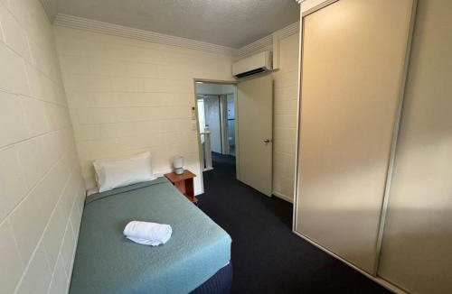 Cairns North Hotel | Cairns Queens Court