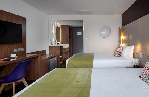 Zhonglou Shangquan Hotel | Campanile Xi'an Bell Tower Huimin Street