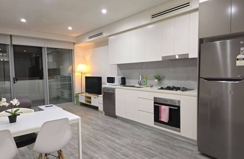 Camperdown Apartment | Camperdown one 02 Close to bus stop and SYD CBD