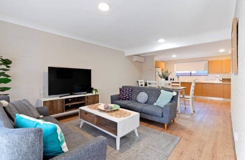 Culburra Beach House | Canoodling @ Culburra Beach