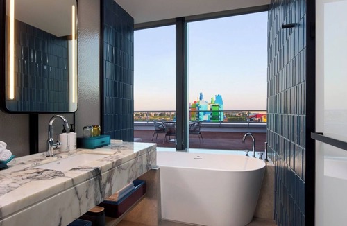 Jinshan Hotel | Canopy By Hilton Shanghai Belfry Plaza