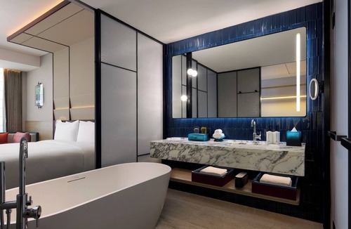 Jinshan Hotel | Canopy By Hilton Shanghai Belfry Plaza