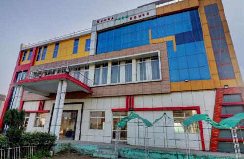 Sikandra Rao Hotel | Capital O Kanha Resort