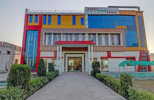 Sikandra Rao Hotel | Capital O Kanha Resort