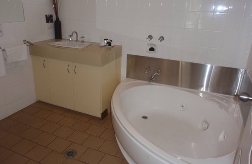 Mulwala Hotel | Capricorn Motor Inn