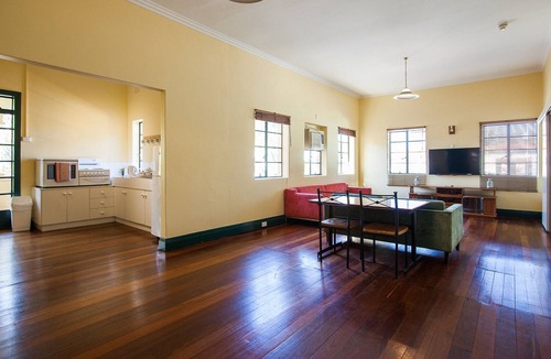 Nedlands Hotel | Captain Stirling Hotel