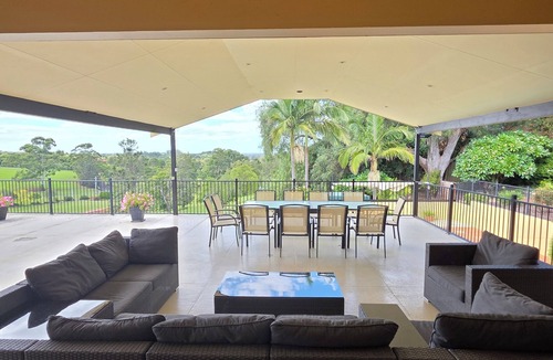 Denham Court House | Capturing Breathtaking Retreat!