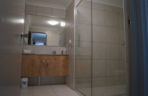 North Ward Hotel | Castle Crest Motel