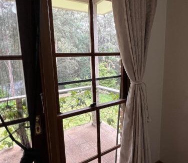 Castle Hill Apartment | Castle Hill a cozy little inn